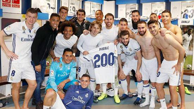 Реал Мадрид полузащитник игры Modridge 200 игр